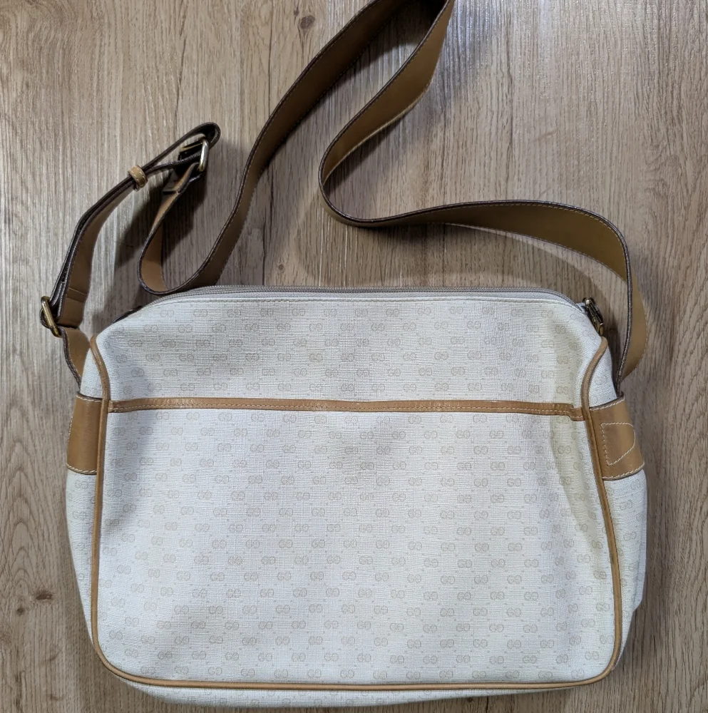 Gucci Crossbody - Picture 1 of 12